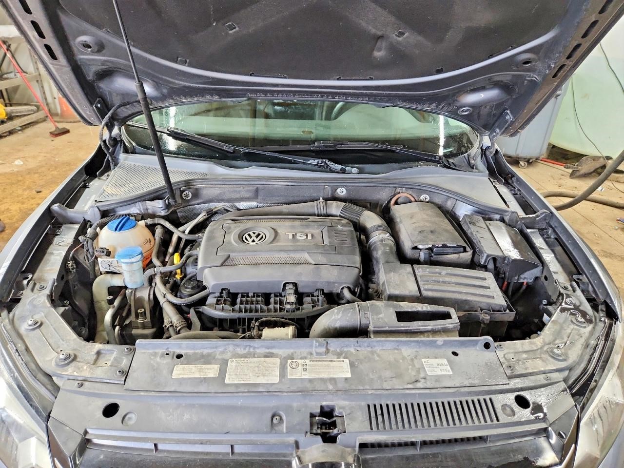 https://f005.backblazeb2.com/file/img-partshotlines-com/Inventory/EX94/Vehicle/162861_11.jpg