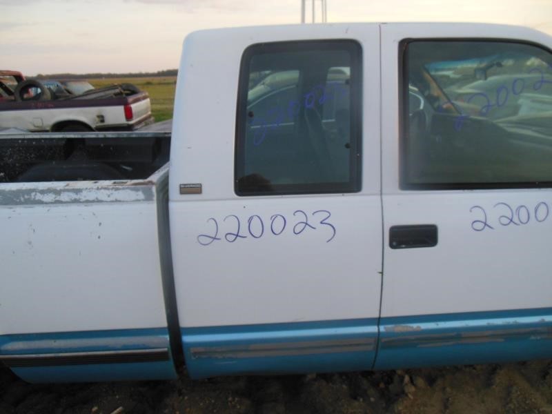 https://f005.backblazeb2.com/file/img-partshotlines-com/Inventory/EX941/Vehicle/5930_04.jpg