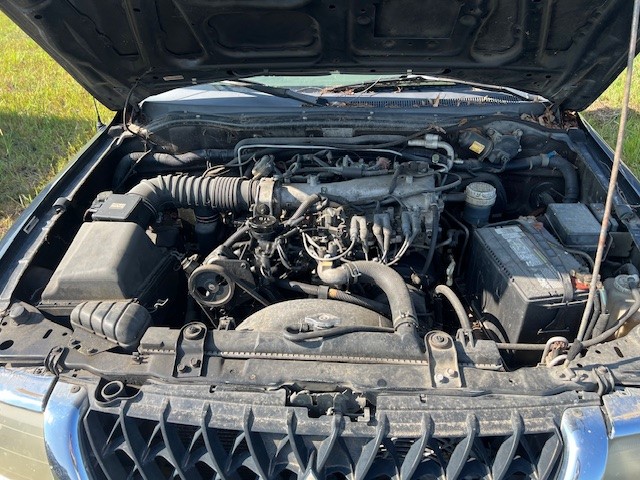 https://f005.backblazeb2.com/file/img-partshotlines-com/Inventory/EX941/Vehicle/6698_09.jpg