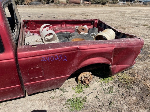 https://f005.backblazeb2.com/file/img-partshotlines-com/Inventory/EX941/Vehicle/6751_12.jpg