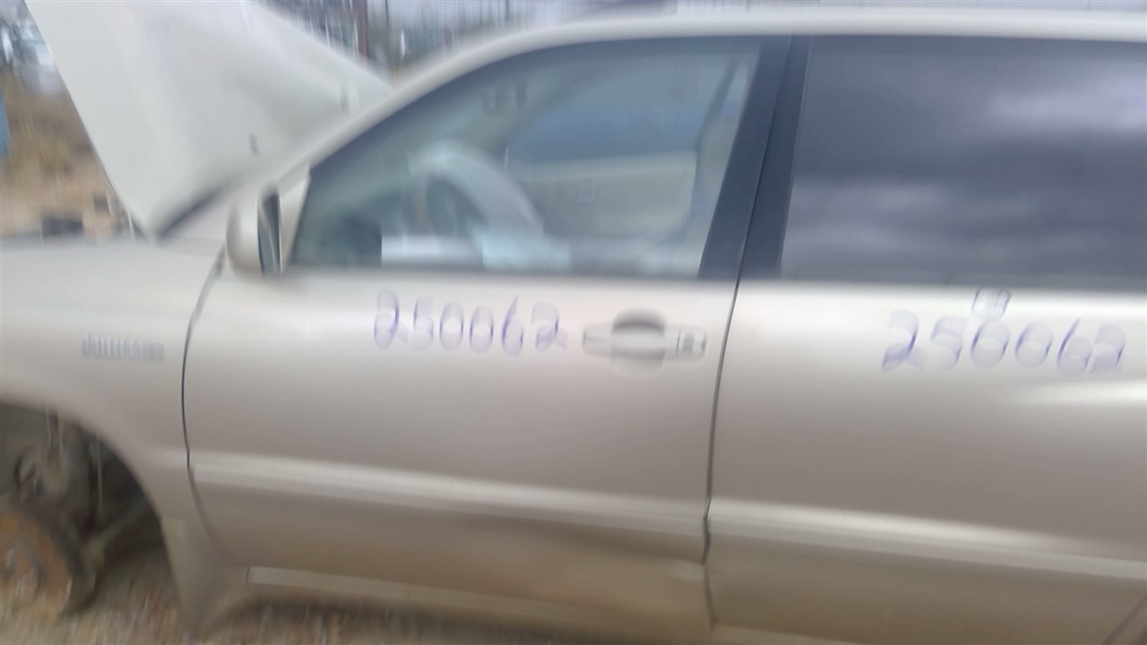 https://f005.backblazeb2.com/file/img-partshotlines-com/Inventory/EX941/Vehicle/6918_02.jpg