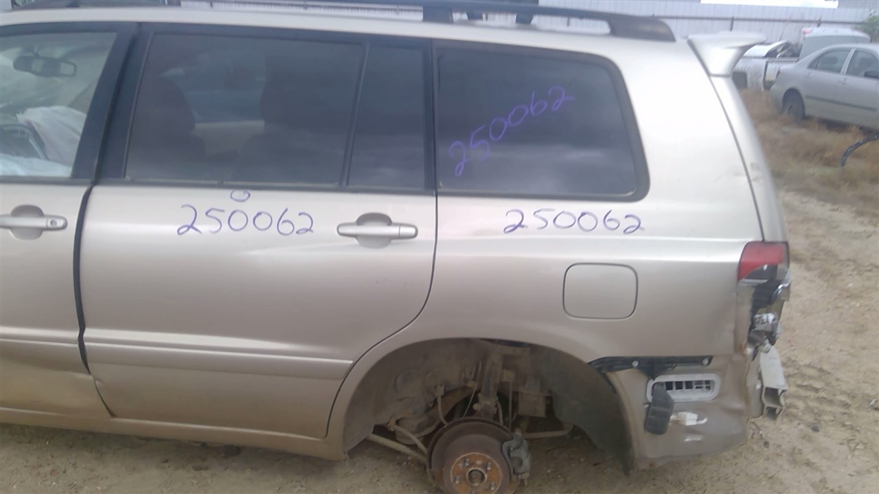 https://f005.backblazeb2.com/file/img-partshotlines-com/Inventory/EX941/Vehicle/6918_03.jpg