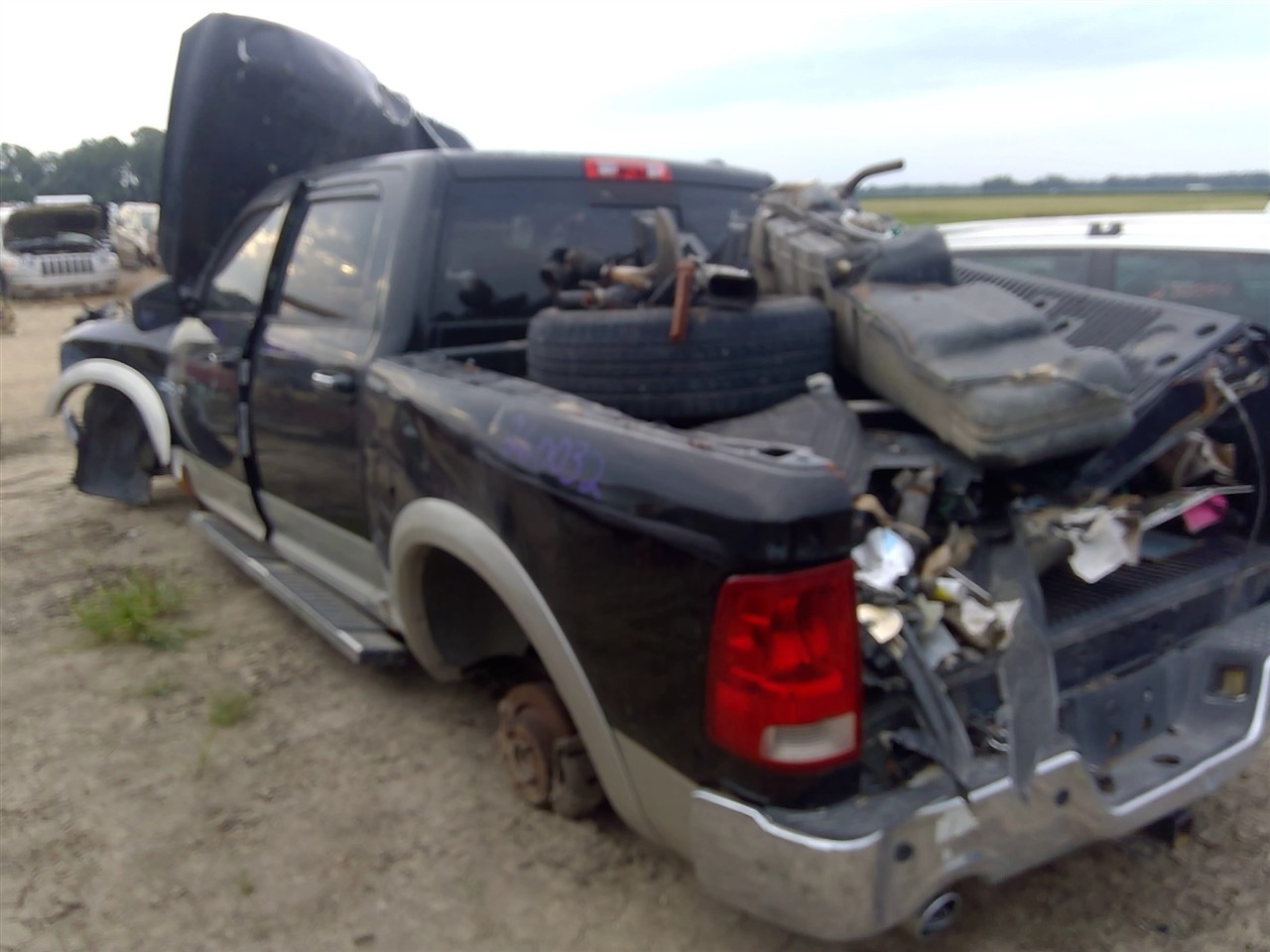 https://f005.backblazeb2.com/file/img-partshotlines-com/Inventory/EX941/Vehicle/7163_12.jpg