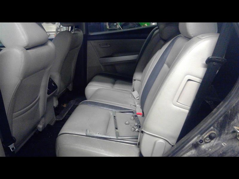 https://f005.backblazeb2.com/file/img-partshotlines-com/Inventory/EX989/Vehicle/1952_06.jpg