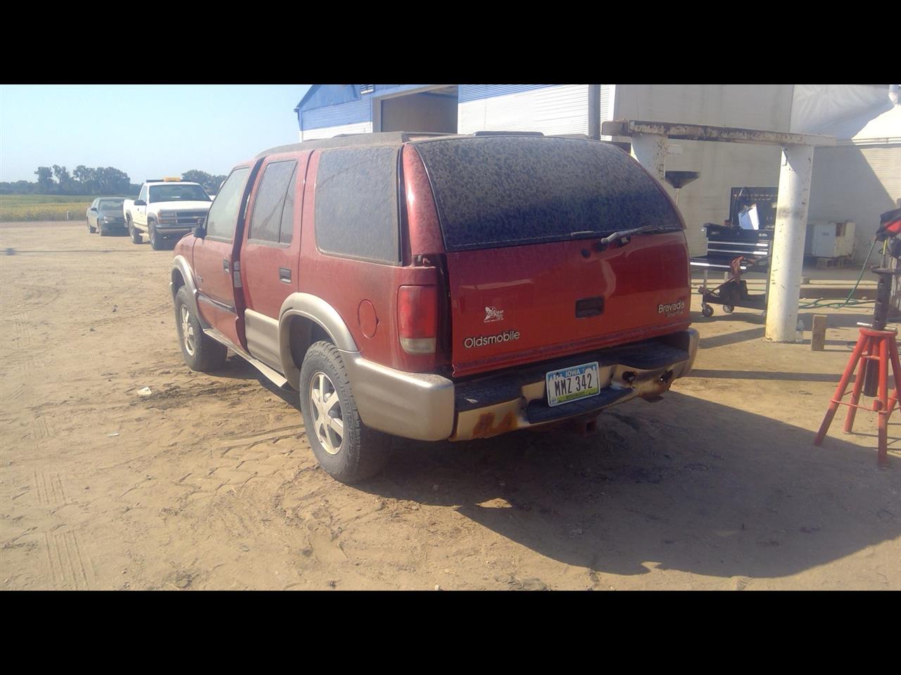 https://f005.backblazeb2.com/file/img-partshotlines-com/Inventory/EX989/Vehicle/2130_02.jpg