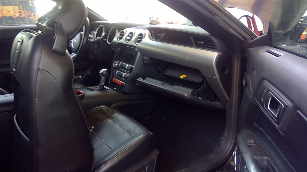 Vehicle/100064_07.jpg