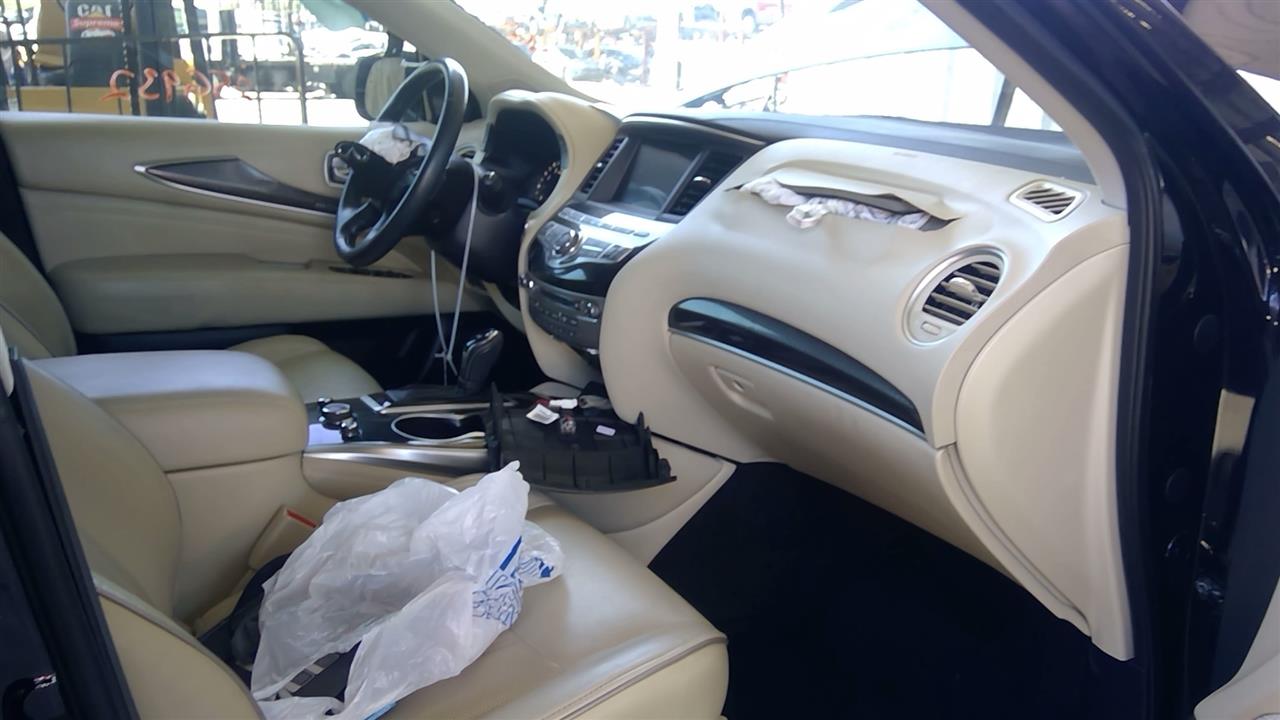 Vehicle/100957_06.jpg