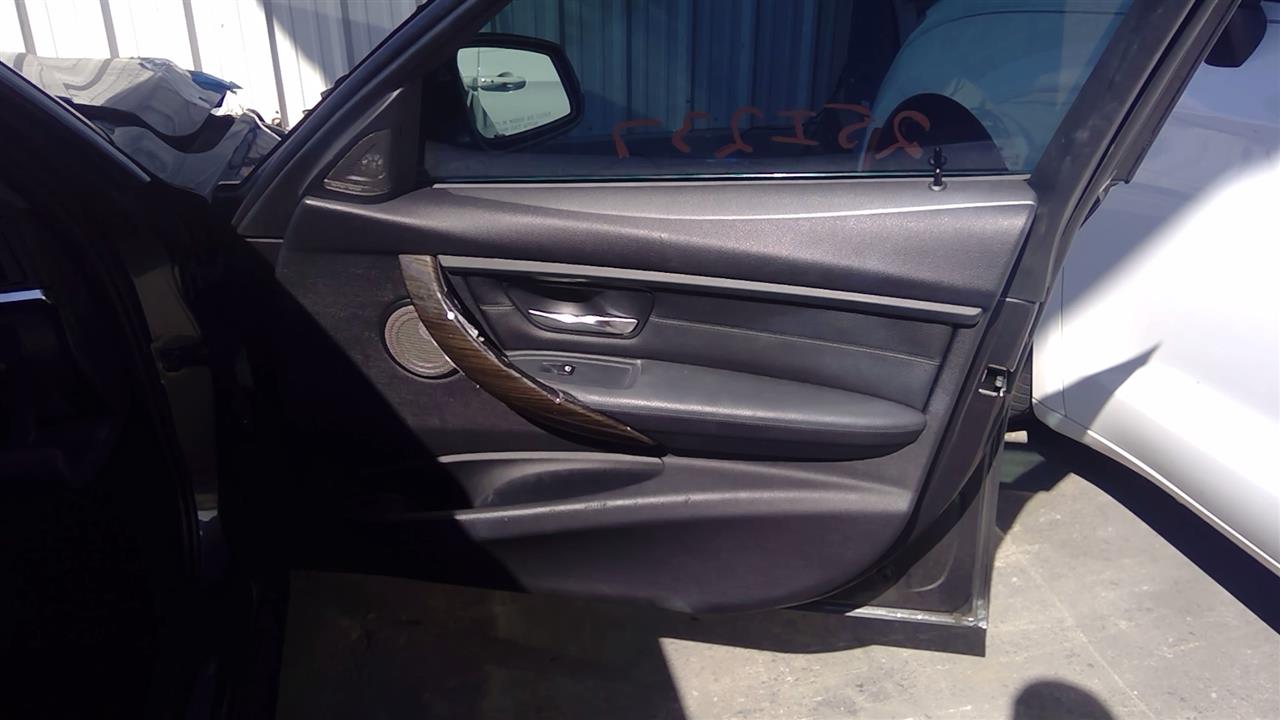 Vehicle/102034_06.jpg