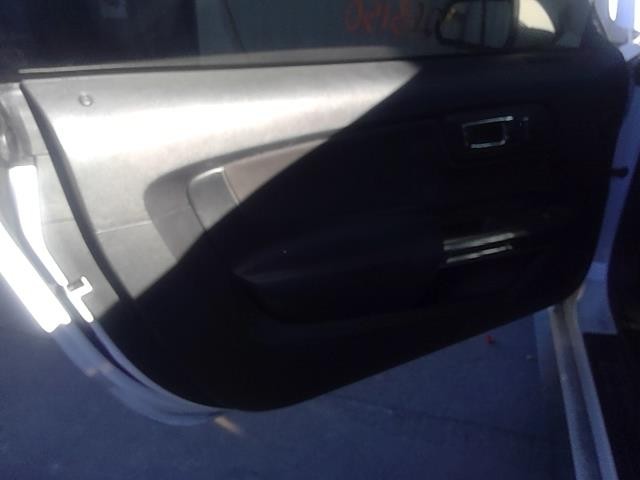 Vehicle/104732_04.jpg