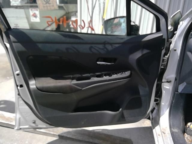 Vehicle/105990_03.jpg