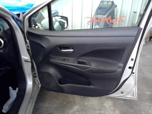 Vehicle/105990_05.jpg