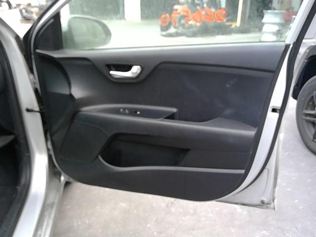 Vehicle/106338_06.jpg