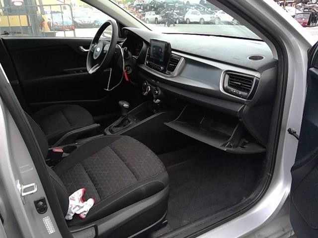 Vehicle/106338_07.jpg