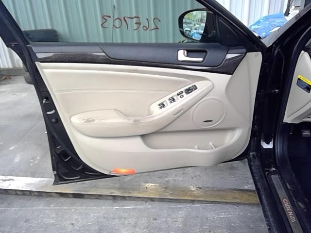 Vehicle/106712_04.jpg