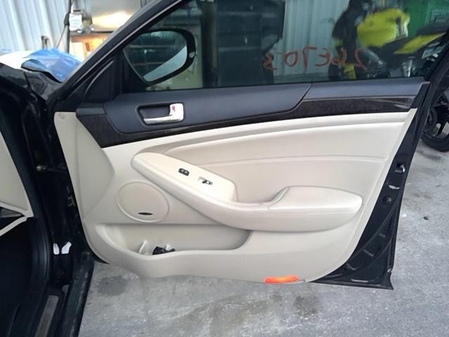 Vehicle/106712_06.jpg