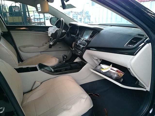 Vehicle/106712_07.jpg