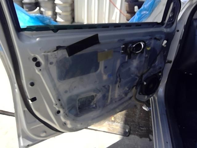 Vehicle/107495_04.jpg