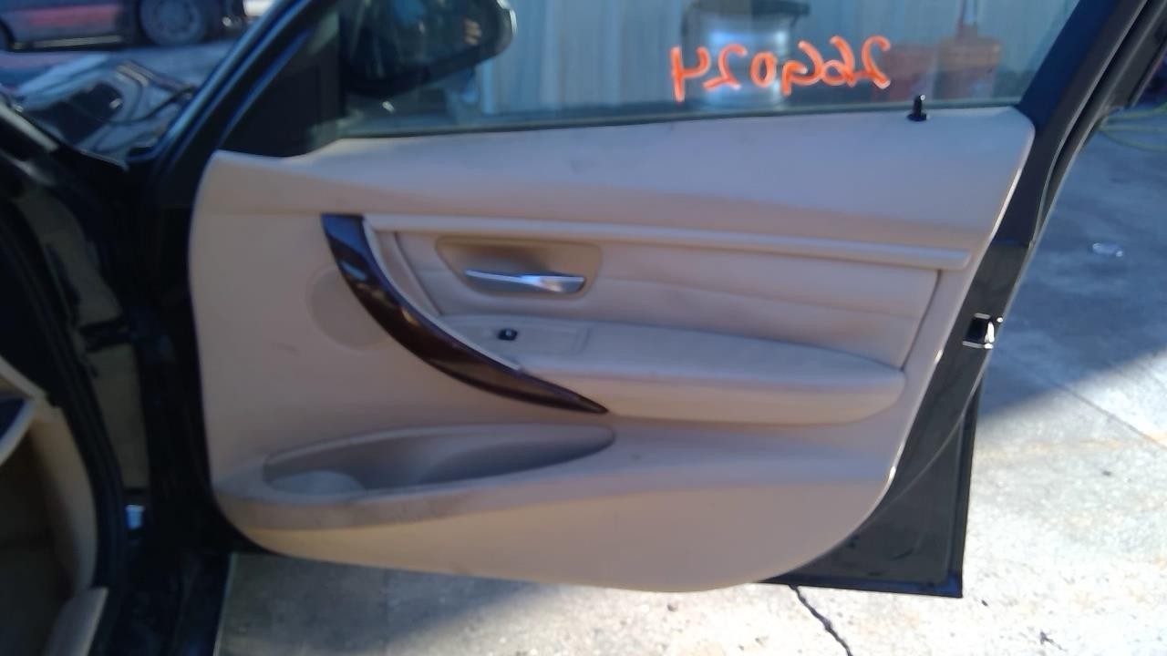 Vehicle/107654_06.jpg