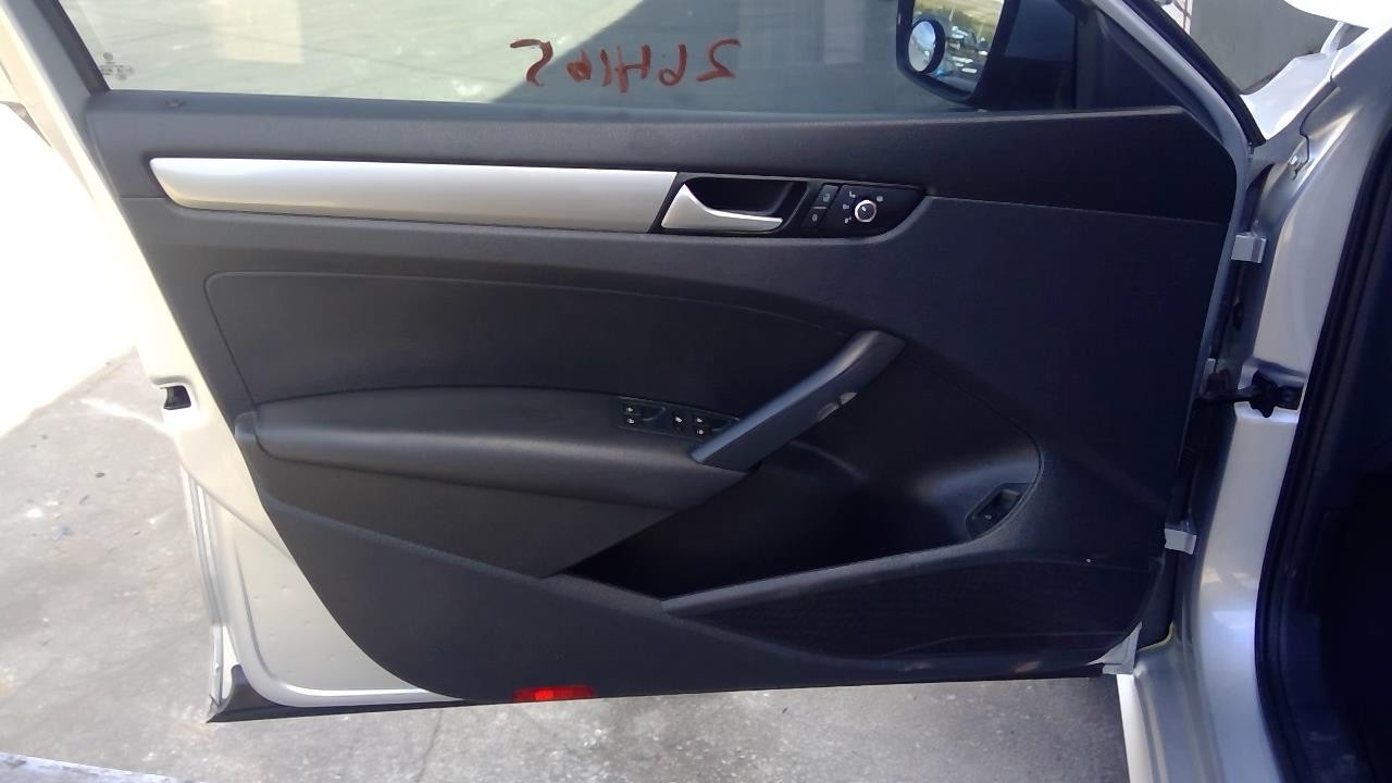 Vehicle/108223_04.jpg