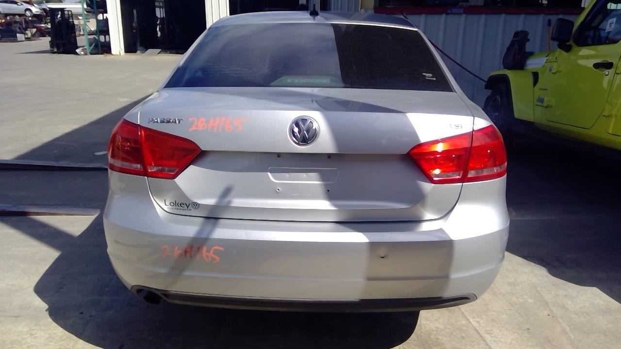 Vehicle/108223_10.jpg