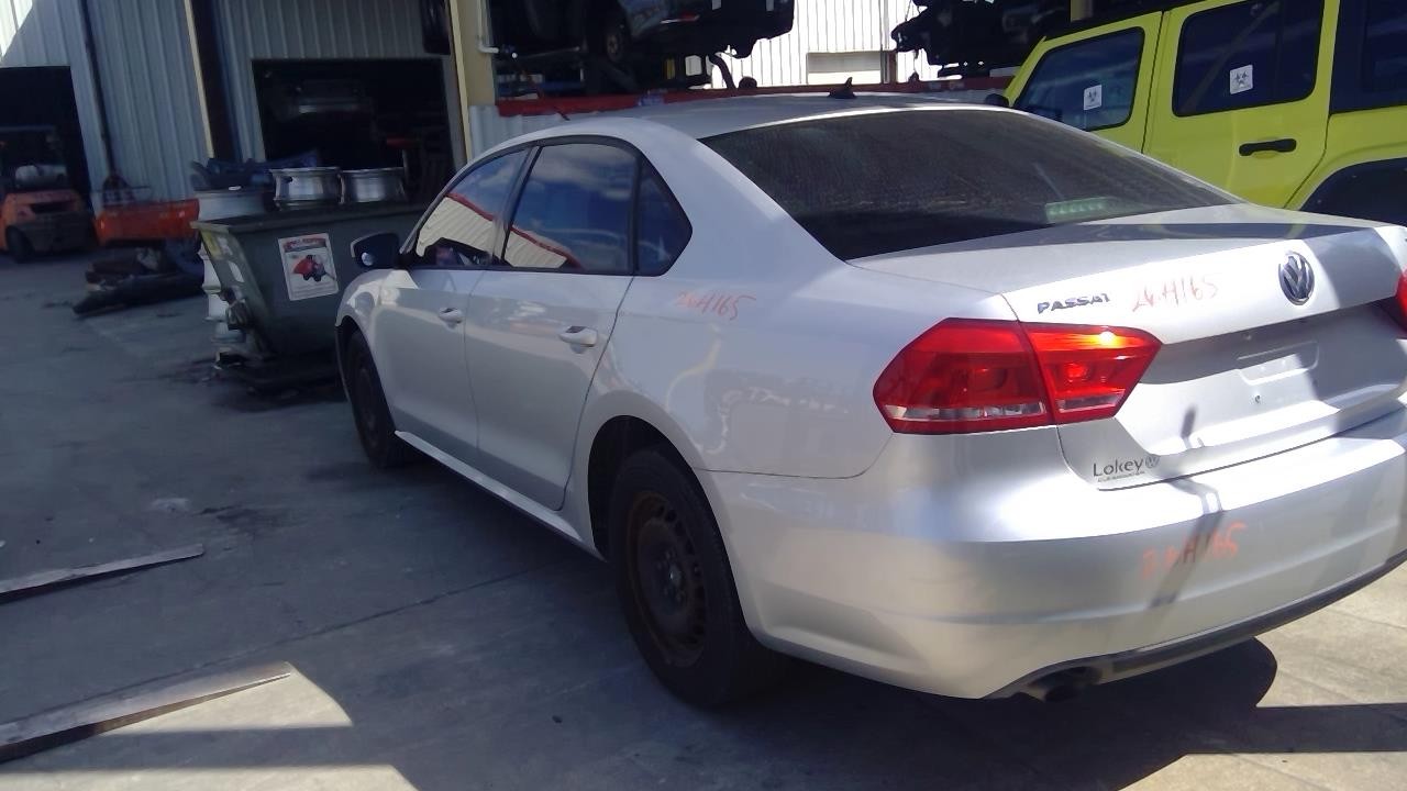 Vehicle/108223_11.jpg