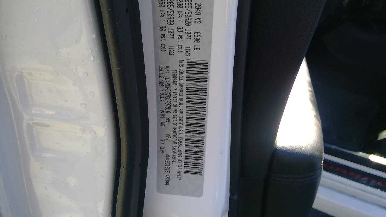 Vehicle/108276_04.jpg