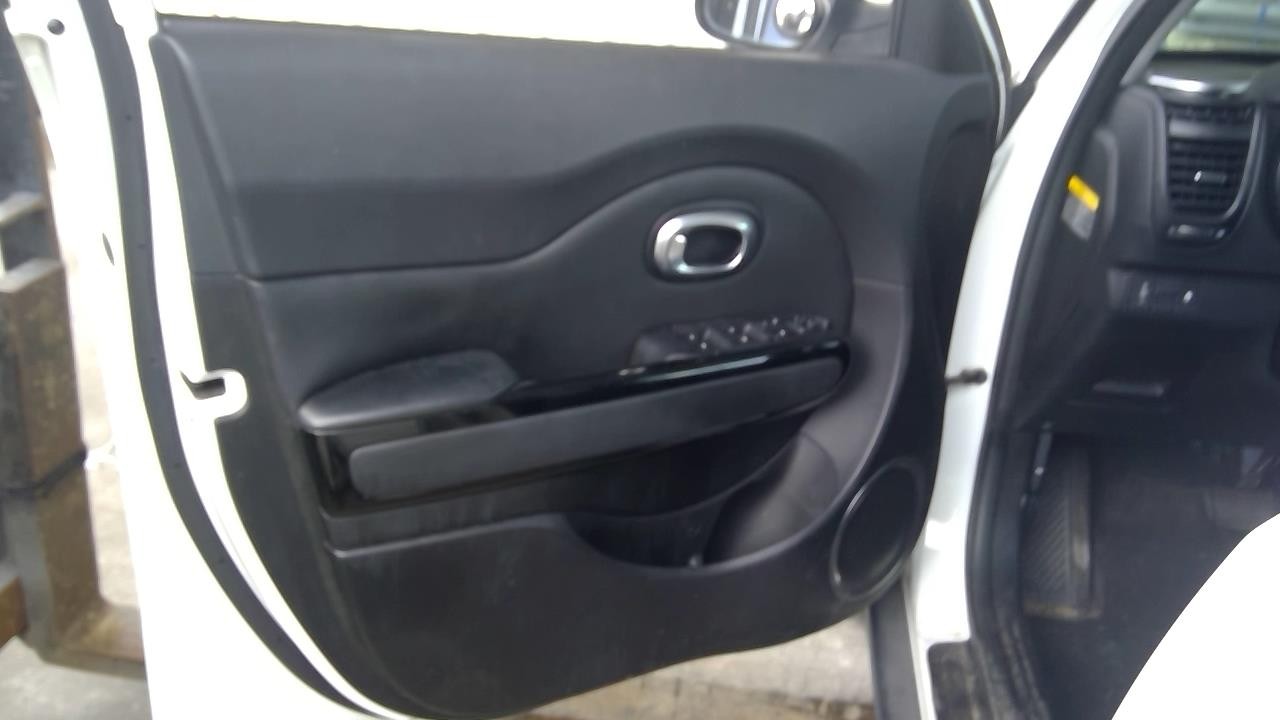 Vehicle/108585_04.jpg