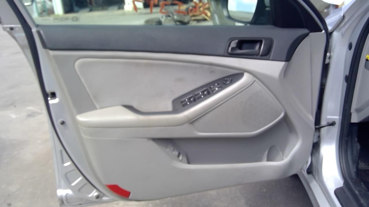 Vehicle/108645_04.jpg