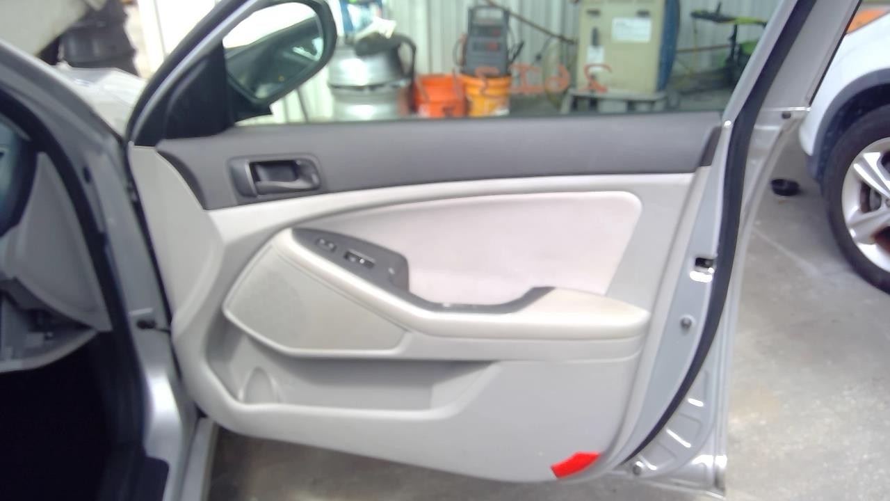 Vehicle/108645_06.jpg