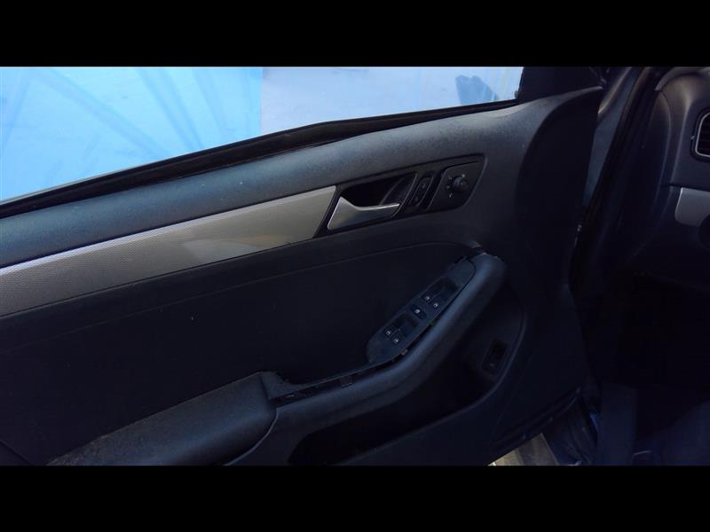Vehicle/70854_04.jpg
