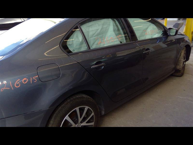 Vehicle/70854_12.jpg