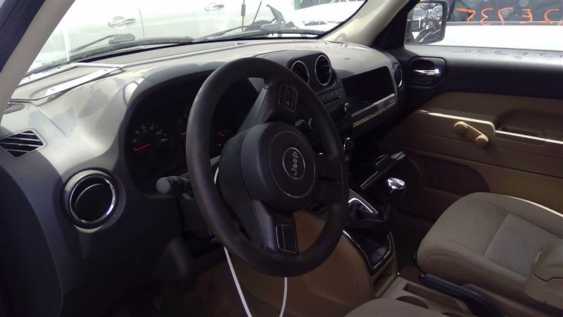 Vehicle/77192_04.jpg