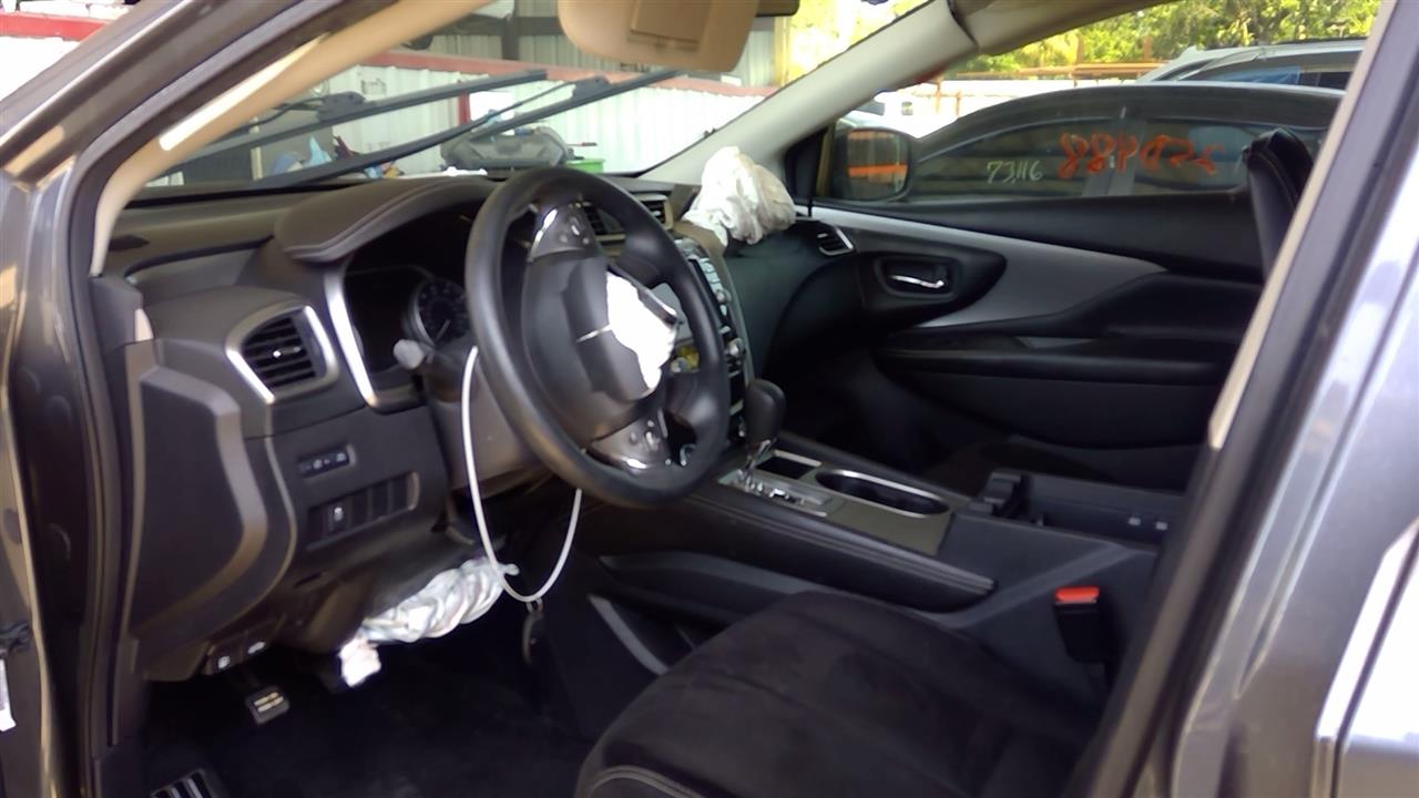 Vehicle/99333_05.jpg