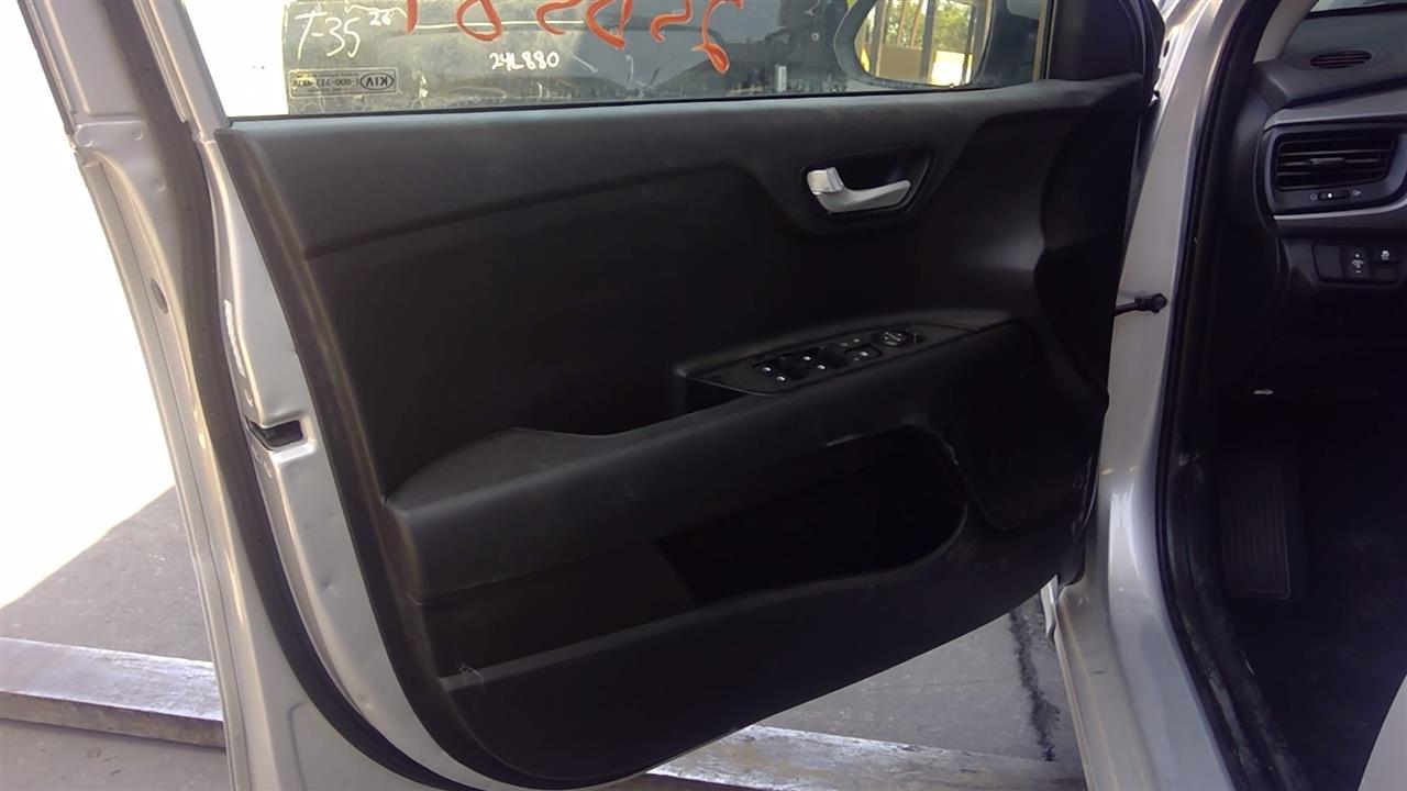 Vehicle/99654_04.jpg