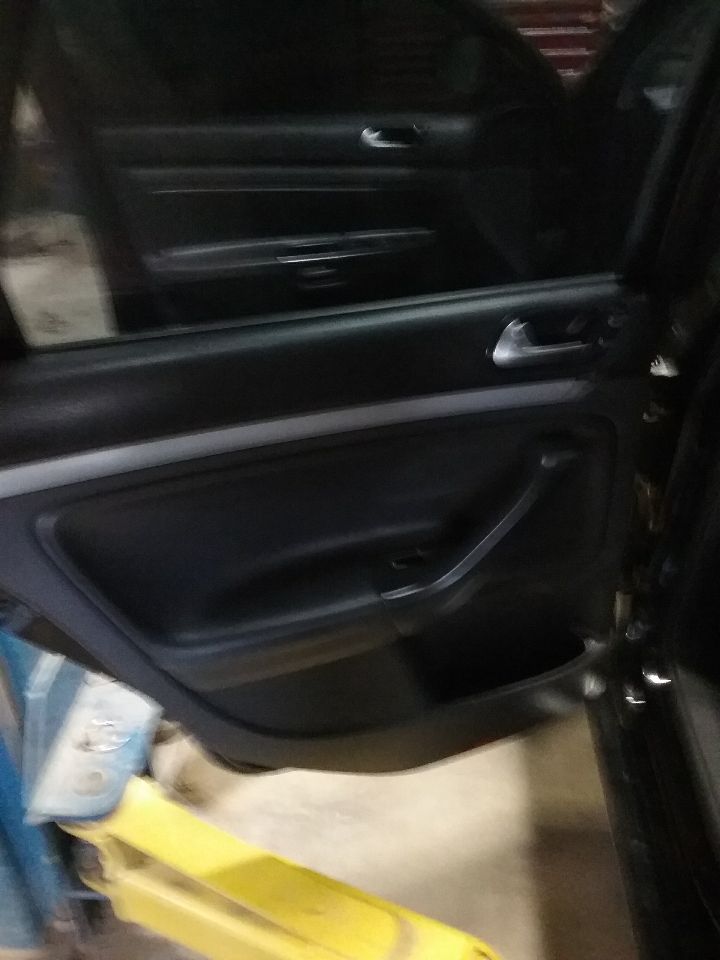 https://f005.backblazeb2.com/file/img-partshotlines-com/Inventory/MA176/Vehicle/7170_11.jpg