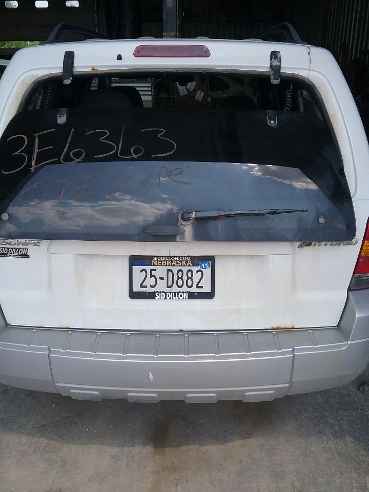 https://f005.backblazeb2.com/file/img-partshotlines-com/Inventory/MA176/Vehicle/7235_10.jpg