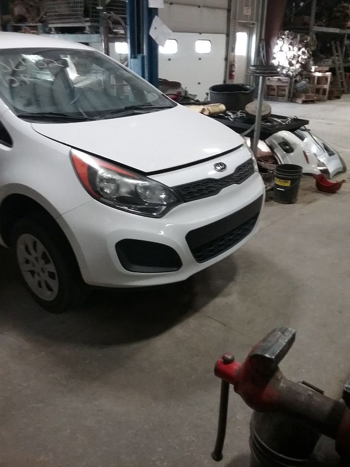 https://f005.backblazeb2.com/file/img-partshotlines-com/Inventory/MA176/Vehicle/7305_04.jpg