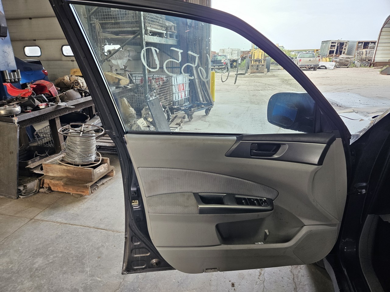 https://f005.backblazeb2.com/file/img-partshotlines-com/Inventory/MA176/Vehicle/7423_11.jpg