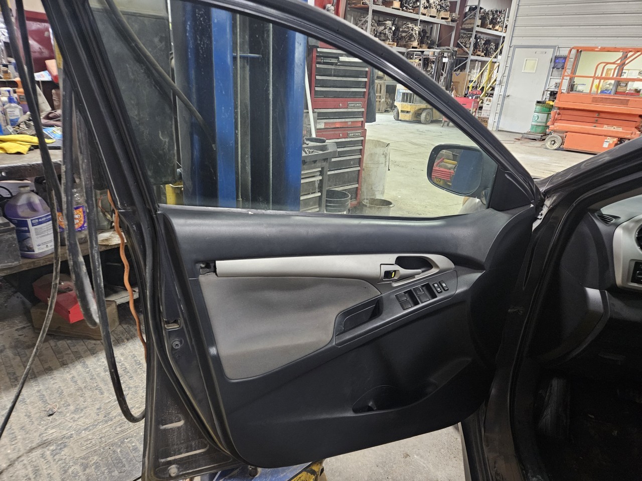 https://f005.backblazeb2.com/file/img-partshotlines-com/Inventory/MA176/Vehicle/7430_10.jpg