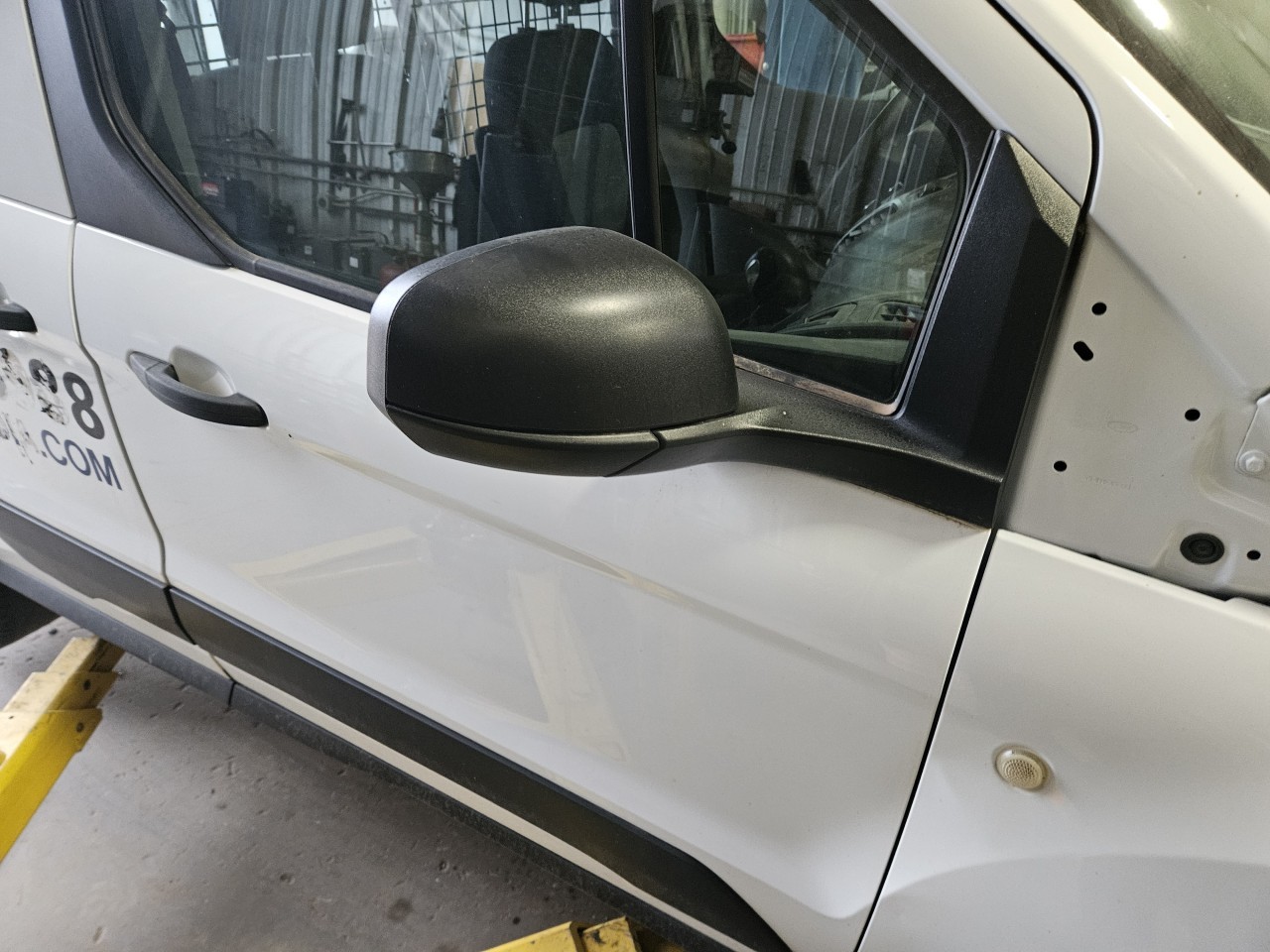 https://f005.backblazeb2.com/file/img-partshotlines-com/Inventory/MA176/Vehicle/7517_11.jpg