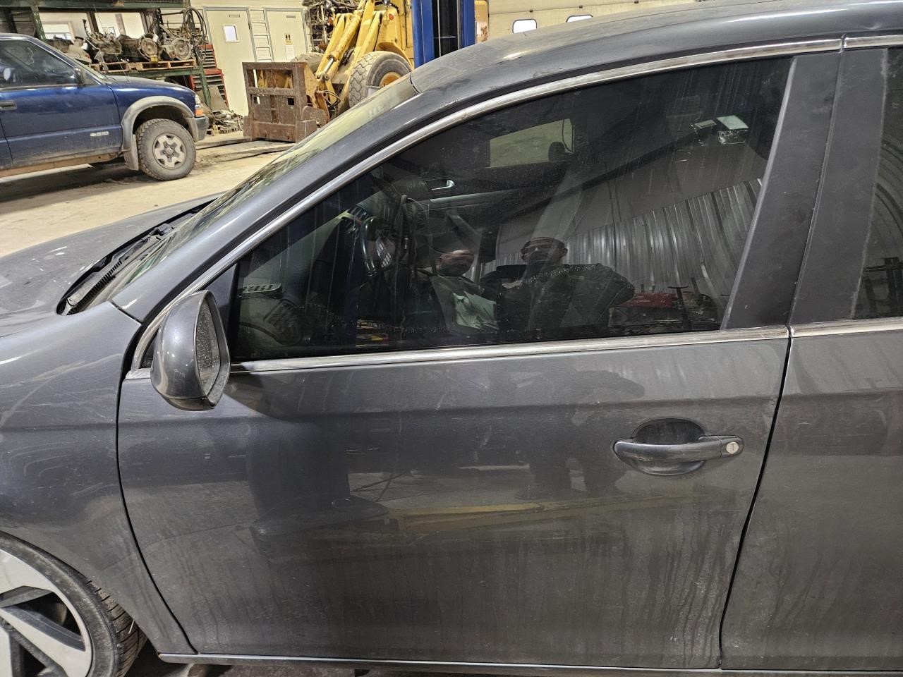 https://f005.backblazeb2.com/file/img-partshotlines-com/Inventory/MA176/Vehicle/7526_08.jpg