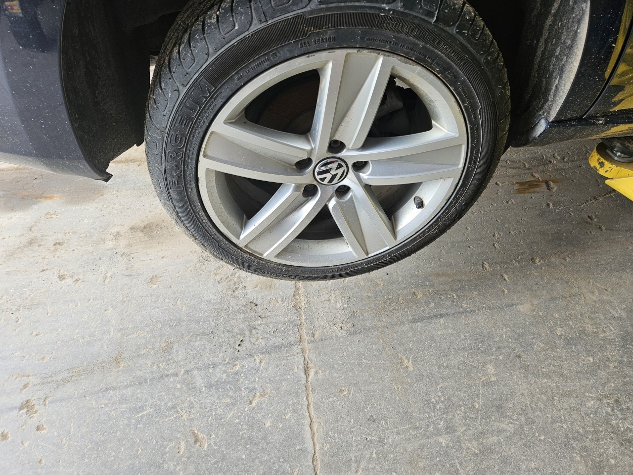 https://f005.backblazeb2.com/file/img-partshotlines-com/Inventory/MA176/Vehicle/7553_08.jpg