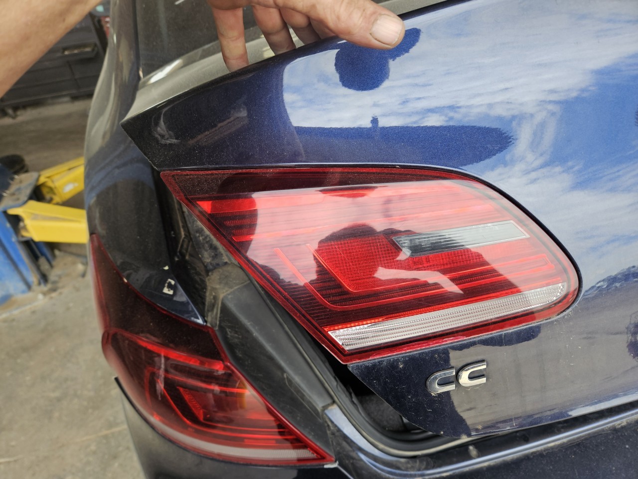 https://f005.backblazeb2.com/file/img-partshotlines-com/Inventory/MA176/Vehicle/7553_11.jpg