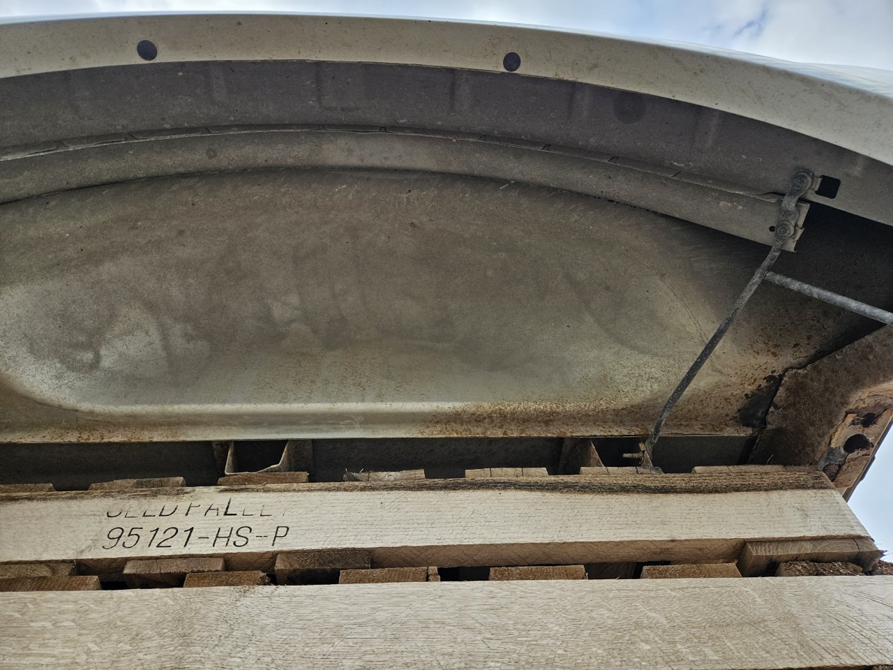 https://f005.backblazeb2.com/file/img-partshotlines-com/Inventory/MA176/Vehicle/7573_97.jpg