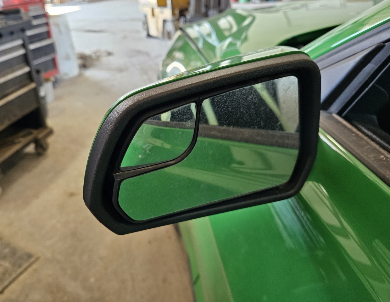 https://f005.backblazeb2.com/file/img-partshotlines-com/Inventory/MA176/Vehicle/7593_10.jpg