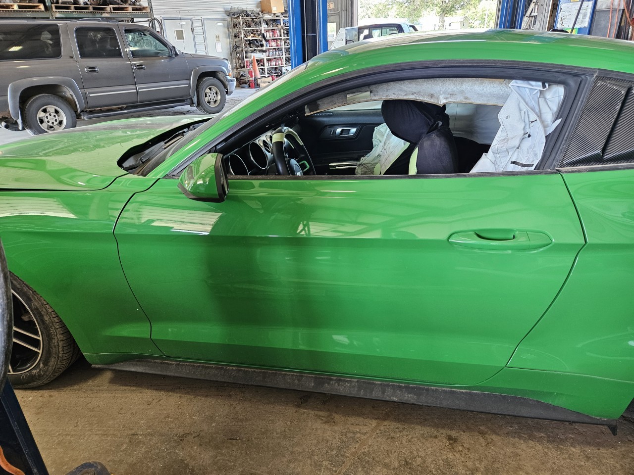 https://f005.backblazeb2.com/file/img-partshotlines-com/Inventory/MA176/Vehicle/7593_11.jpg