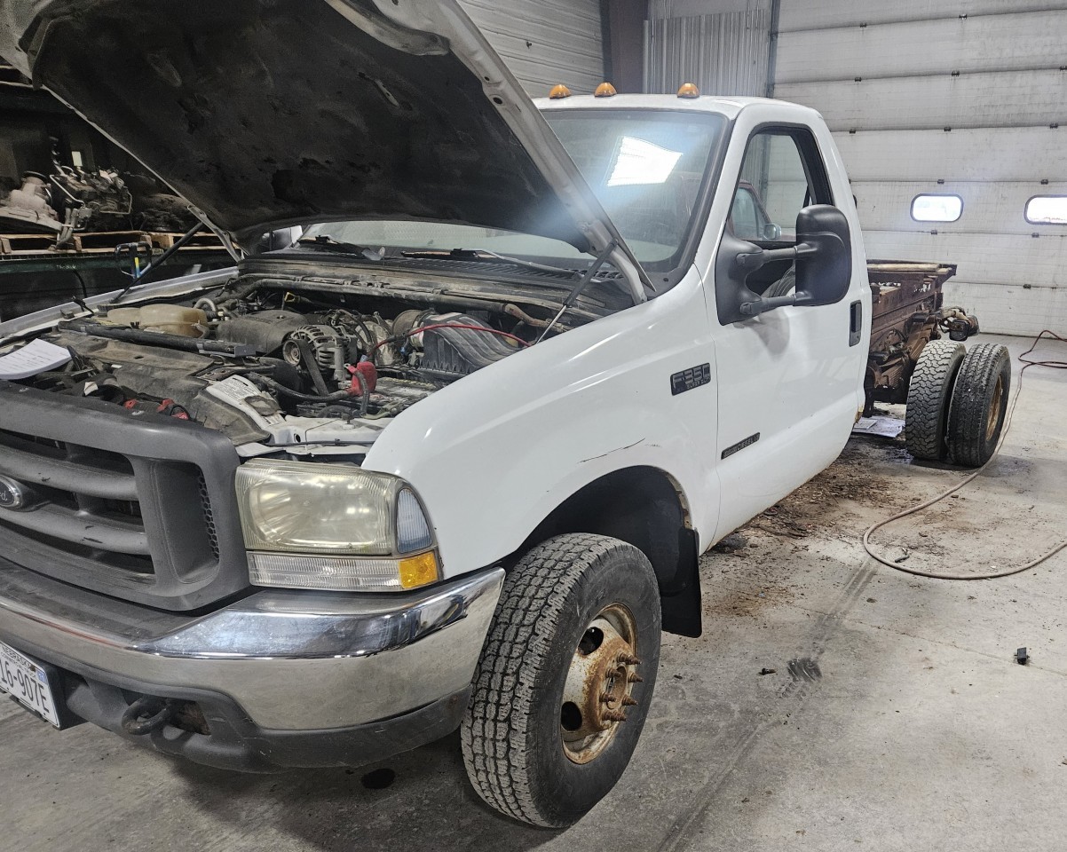 https://f005.backblazeb2.com/file/img-partshotlines-com/Inventory/MA176/Vehicle/7674_01.jpg