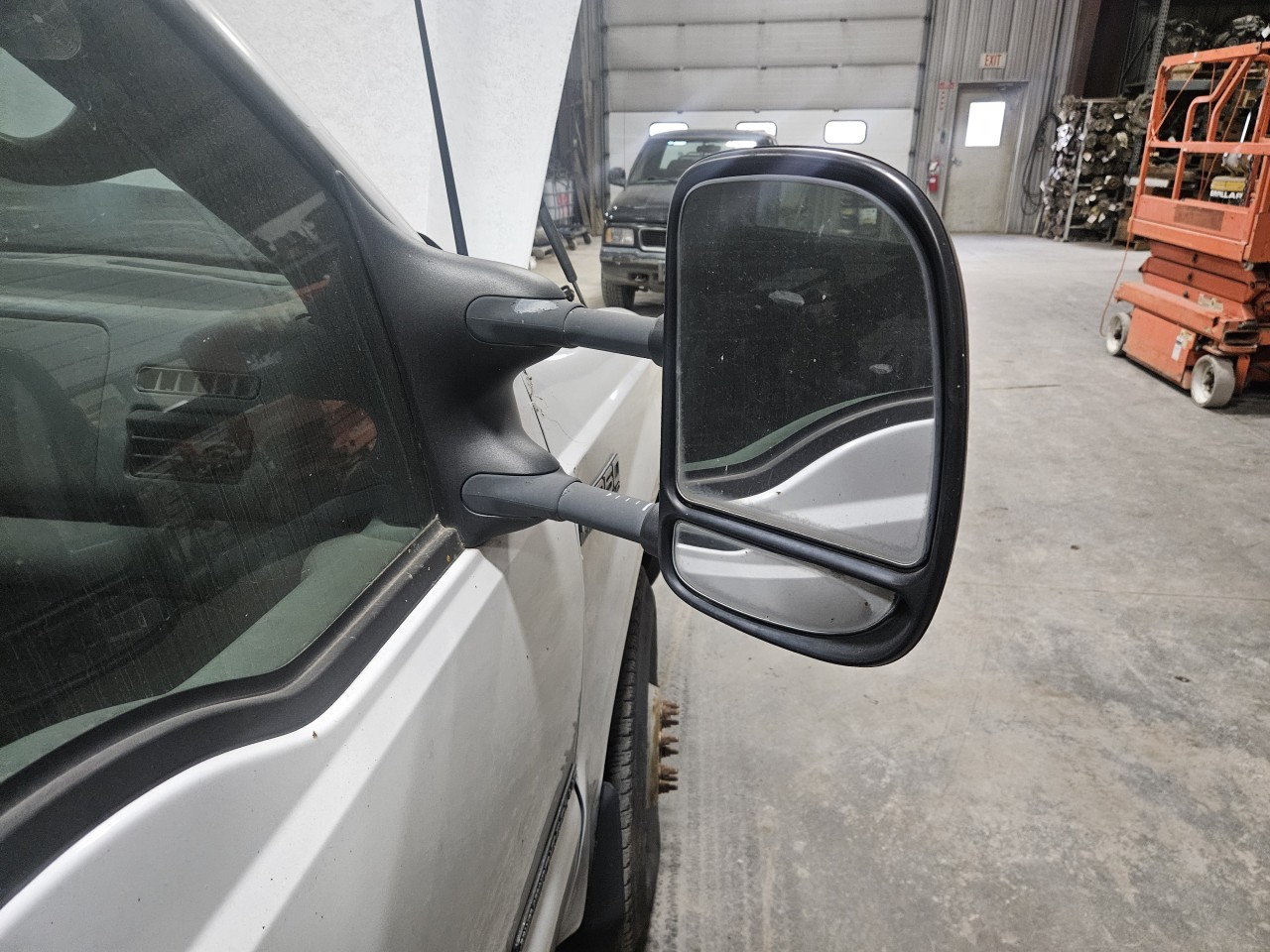 https://f005.backblazeb2.com/file/img-partshotlines-com/Inventory/MA176/Vehicle/7674_08.jpg