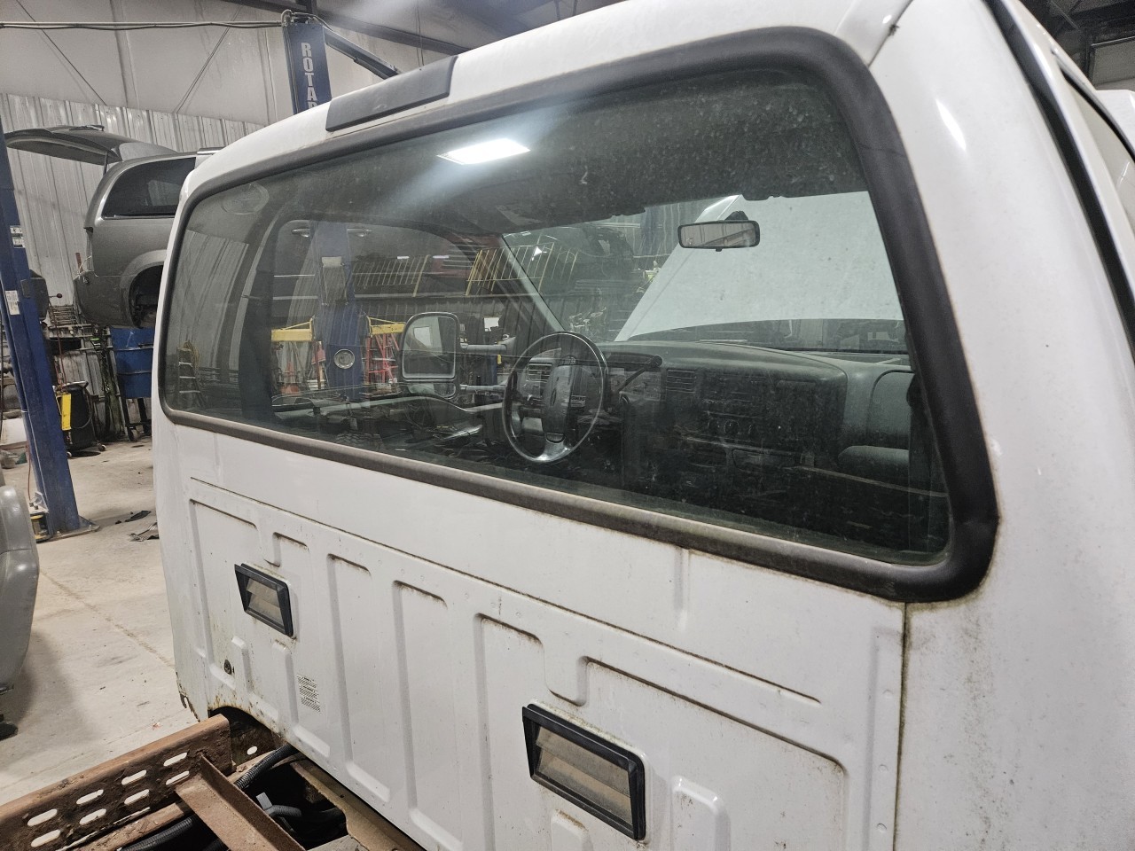 https://f005.backblazeb2.com/file/img-partshotlines-com/Inventory/MA176/Vehicle/7674_10.jpg
