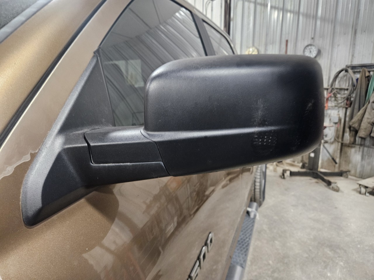 https://f005.backblazeb2.com/file/img-partshotlines-com/Inventory/MA176/Vehicle/7688_11.jpg